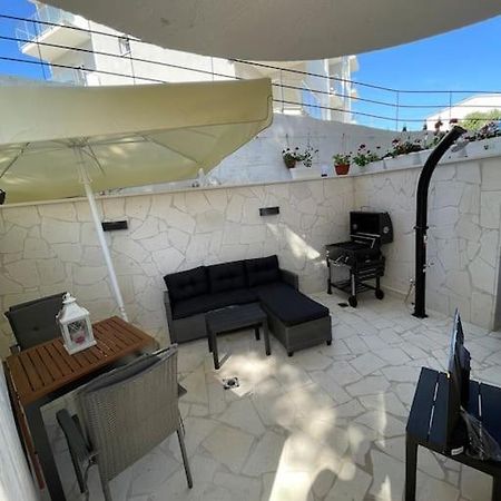 Seaesta Holiday- Modern Studio Apartment Trogir Exterior photo